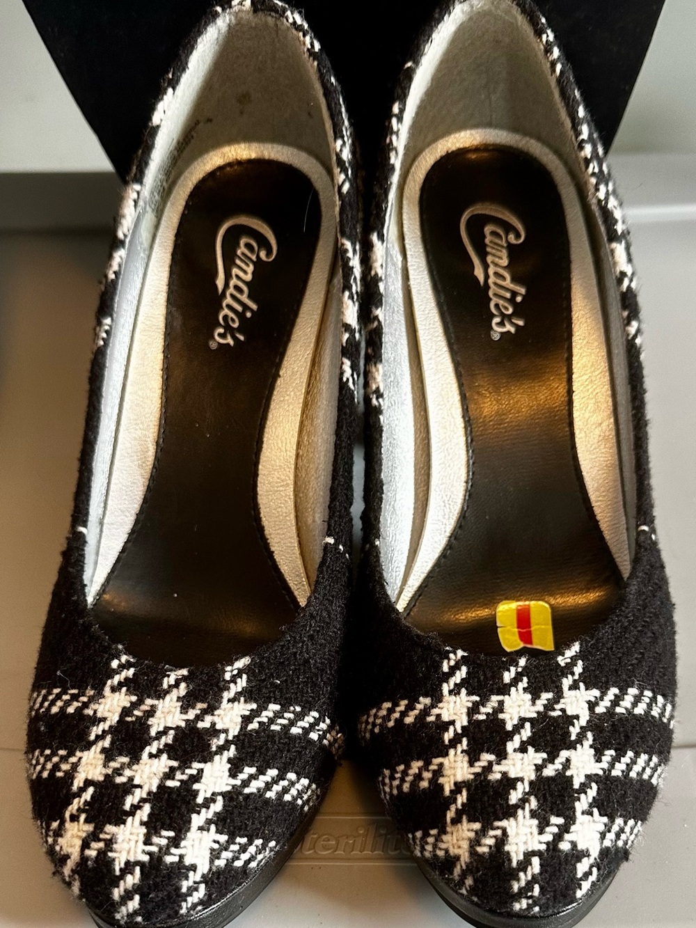 Candie's Black and White Houndstooth Pumps
